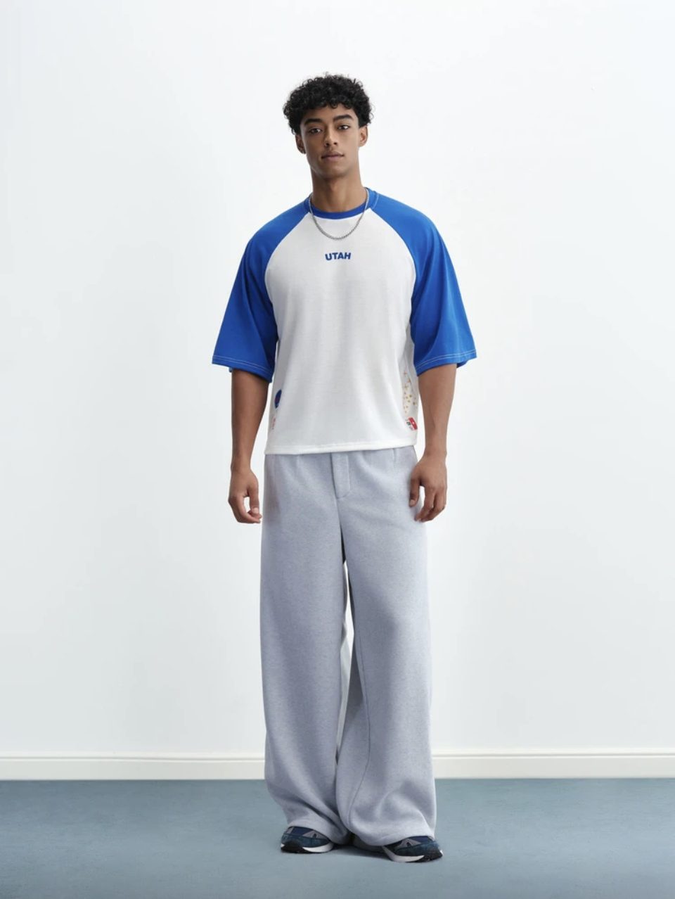 Raglan T-Shirt White and Blue - Contrast Sleeve Oversized Tee