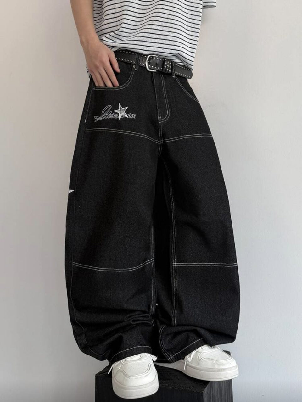 Embroidered Star Baggy Jeans Black - Contrast Stitch Wide Leg