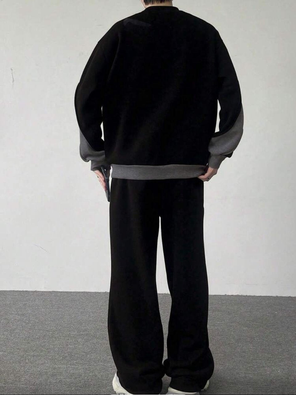 Two Tone Sweatshirt and Pants Set Dark Grey Black - Minimal Tracksuit