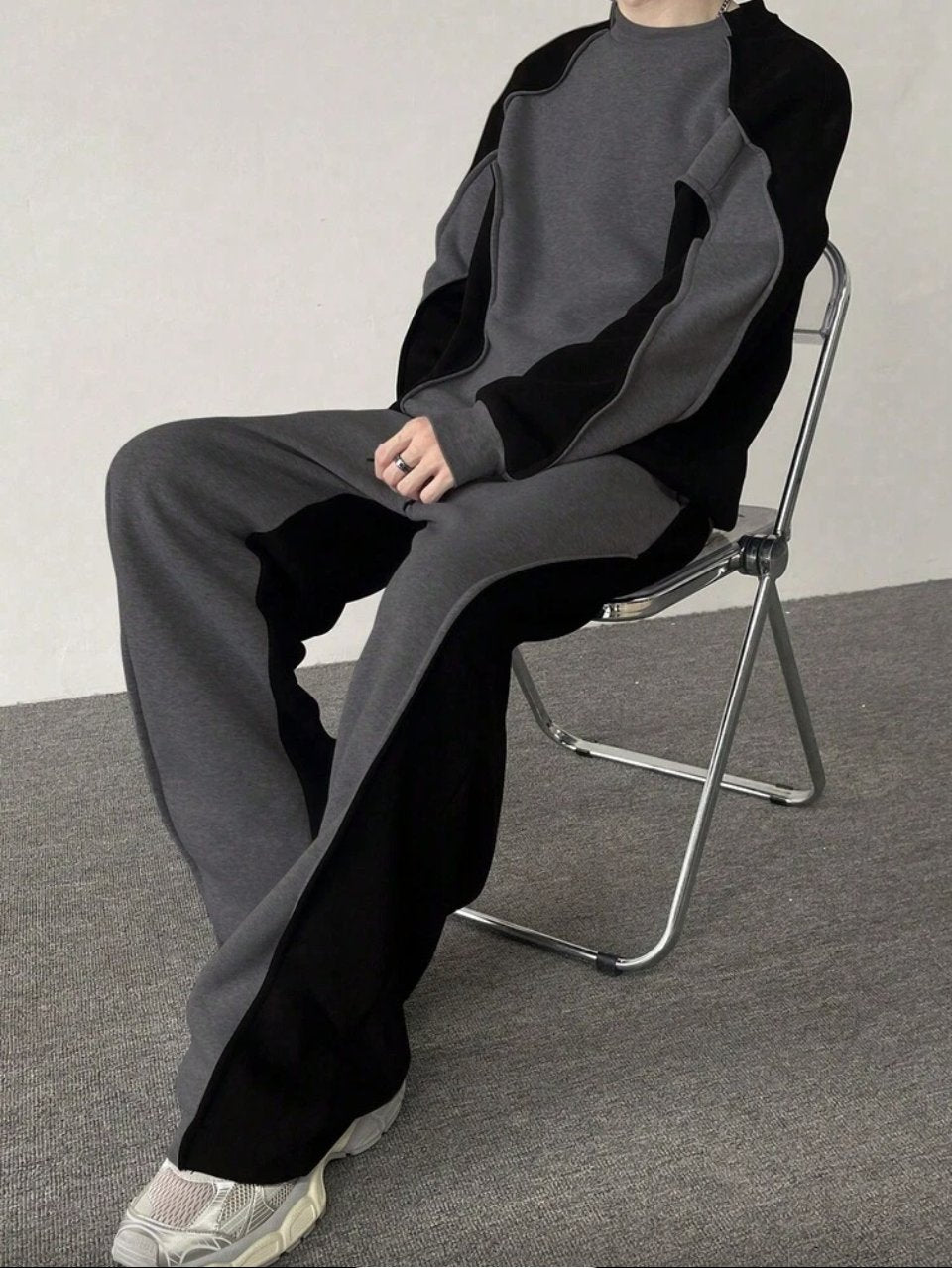 Two Tone Sweatshirt and Pants Set Dark Grey Black - Minimal Tracksuit